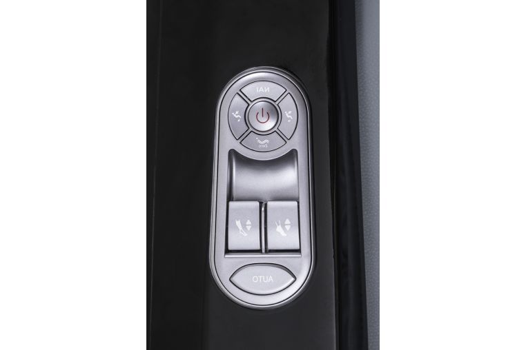 Домашнее массажное кресло Casada SkyLiner 2 черное фото 8