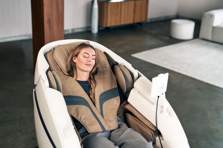 Домашнее массажное кресло Casada Skyliner 3 бежевое фото 4